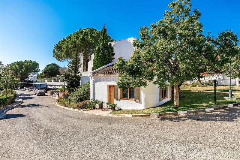 Foto 9322697f-c4e0-456e-b900-03de554c48c7. Reihenhaus in Aloha Marbella