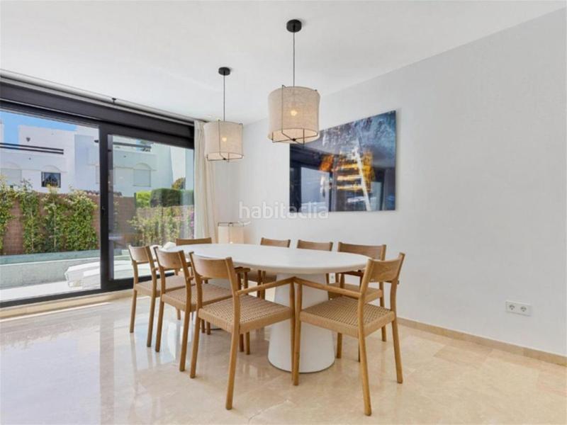 Foto e6566a6a-835c-4850-abdf-9598903c4677. Casa adossada a Nueva Alcántara Marbella