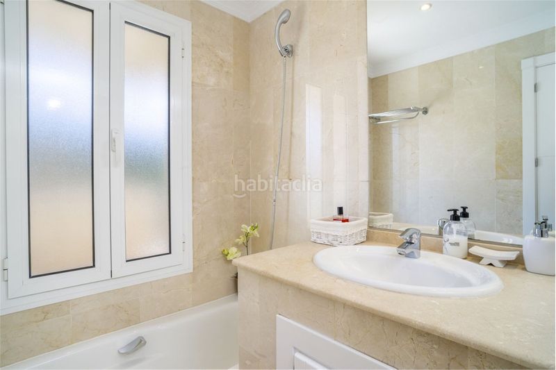 Foto 1132f929-a2b2-427c-a20c-ddc1404a98a6. Apartament a Los Naranjos Marbella