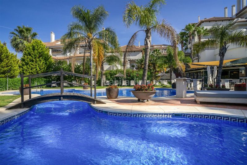 Foto 704ab641-acce-43e1-b0fe-139a586e412a. Apartament a Los Naranjos Marbella