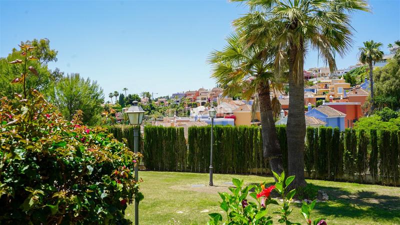Foto 1ebb270c-59dd-42af-85f0-700f2af56a91. Appartement dans Los Naranjos Marbella