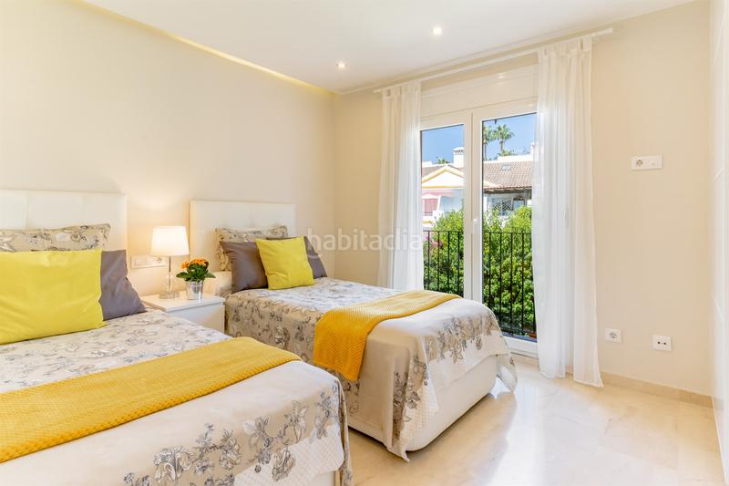 Foto 644b9dd2-2c6c-4fd3-8f48-99f7a6163509. Casa en Nueva Atalaya Estepona