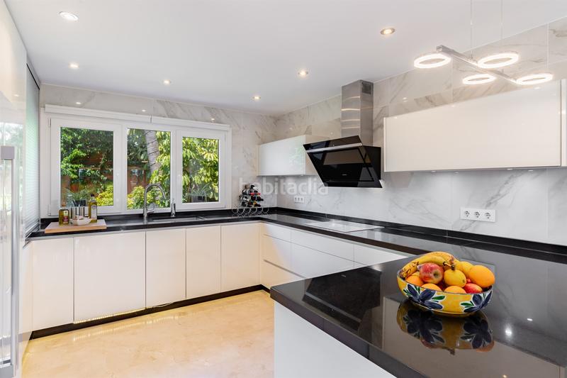 Foto a039023f-6b58-4a7b-847f-07eedb2572be. Casa en Nueva Atalaya Estepona