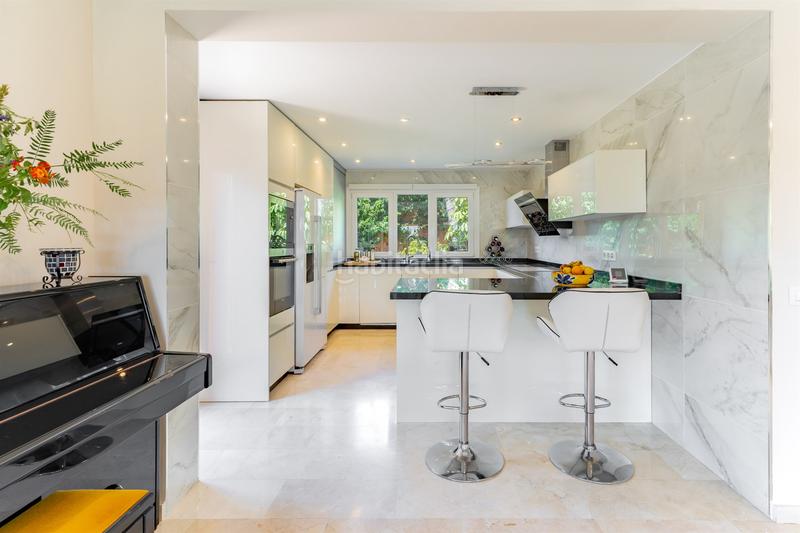 Foto c6a1c024-3353-4a7e-b807-d05ad058caa6. Casa en Nueva Atalaya Estepona