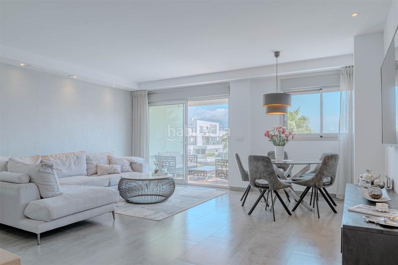 Foto cf56a3d5-15af-4fcd-8eaf-51646fa46f37. Apartamento en Benatalaya Estepona