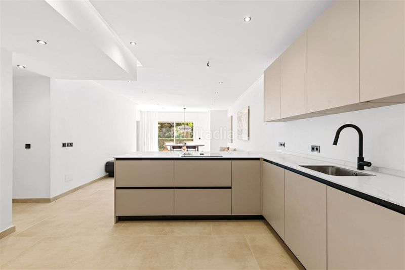 Foto b4af98b7-e255-4971-bf0c-7183837d3bac. Apartament a Los Naranjos Marbella