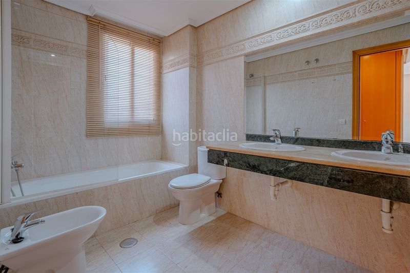 Foto 74669739-e40d-4e1d-b757-669de6133736. Casa en La Concha - Resina Golf Estepona