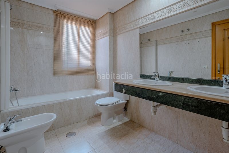 Foto 8953732a-223a-41d5-9c16-fe1616e08712. Casa en La Concha - Resina Golf Estepona