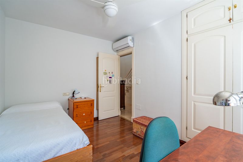 Foto 20e7722d-523d-48d5-97a9-7f02ece89623. Casa adossada a Parque Clavero Málaga