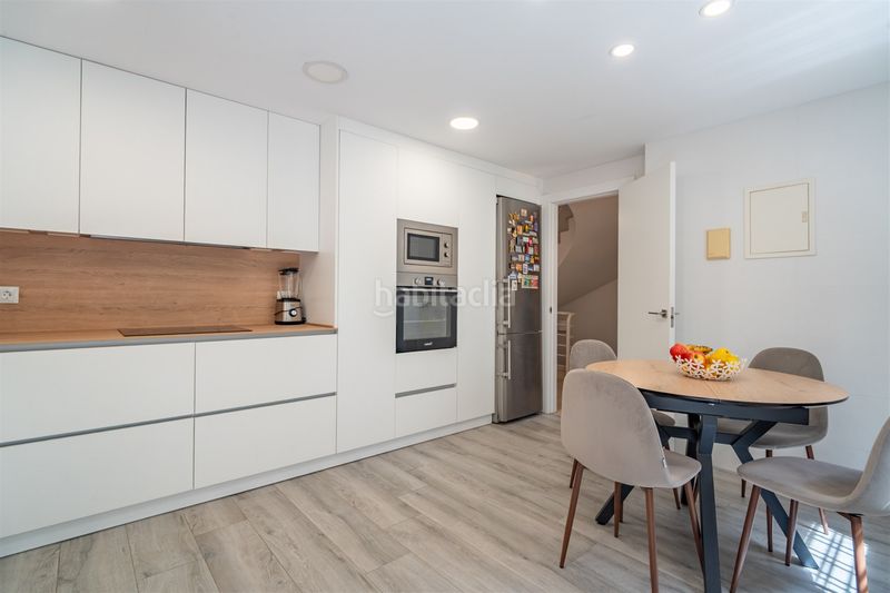 Foto 886e0209-be0e-463d-996c-face433bfc1d. Casa adossada a Parque Clavero Málaga