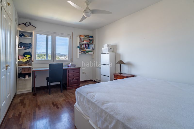 Foto b737a6bc-ccea-40b0-bc83-8ab255e36d82. Casa adossada a Parque Clavero Málaga