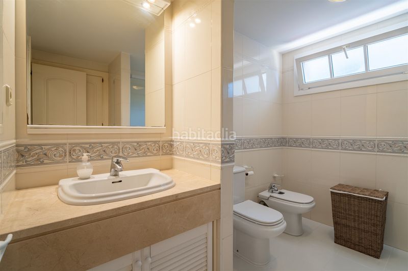 Foto f54853c8-fde7-4b1f-a8d2-0375c93d086c. Casa adossada a Parque Clavero Málaga