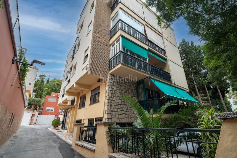 Foto aacca9c0-f416-422f-89a4-860460f932db. Apartament amb aparcament a Limonar Málaga