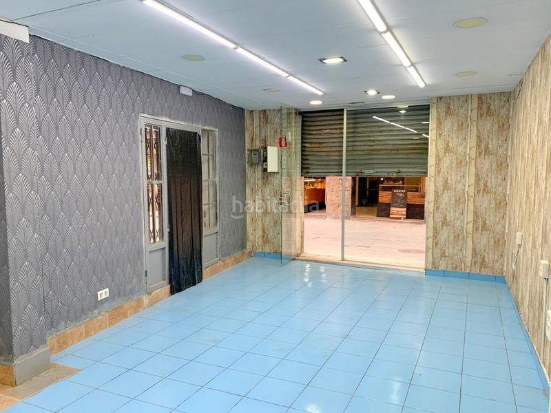 Foto 8a432cc4-1d42-418b-980f-7f828152eeb9. Local comercial a Raval Barcelona