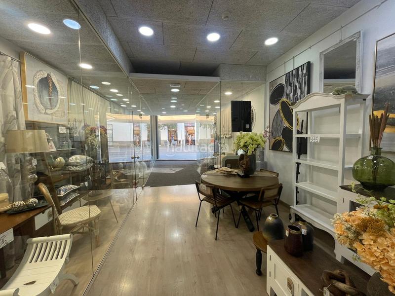 Foto ae7fdbd8-9738-446c-954a-faf5c7bd67b1. Edificio en Centre Santa Coloma de Gramenet