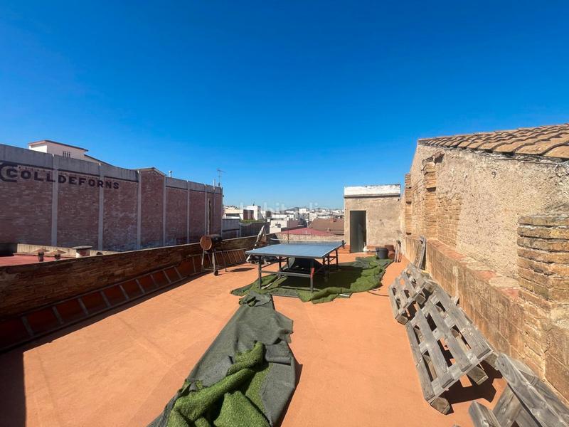 Foto f8b06962-d0d1-43de-87c1-a24ae1f1fc5b. Edificio en Centre Santa Coloma de Gramenet