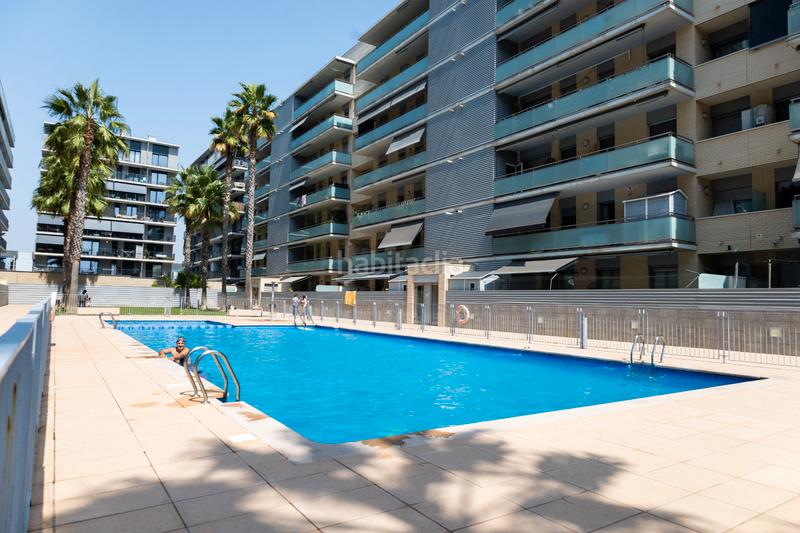 Foto 5f91d3ad-6df1-4e72-9fda-b27b6621da0a. Flat with heating parking pool in Port Badalona