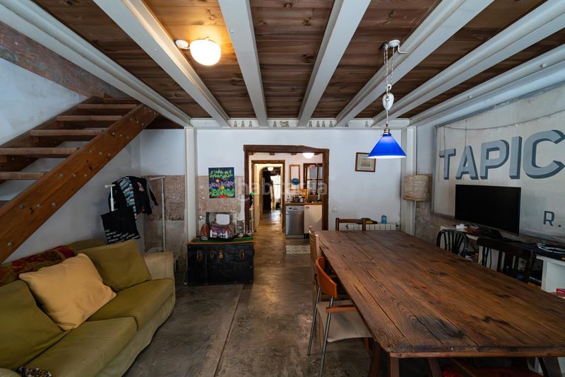 Foto c68242b9-cb33-4bfe-ba24-248201770025. Local comercial amb calefacció a Raval Barcelona