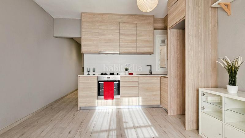 Foto 8ed4e12d-3664-478d-9f21-f4bf785b69af. Etagenwohnung in El Camp de l´Arpa del Clot Barcelona