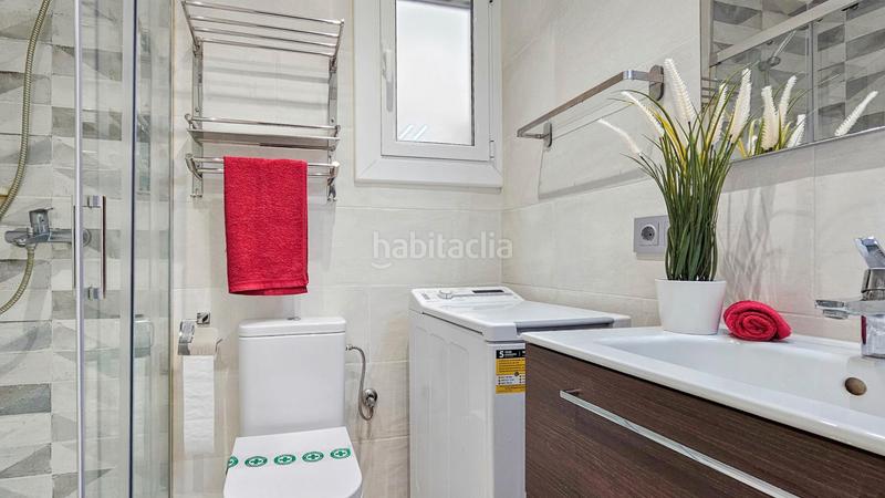 Foto b8aaafe6-809c-4a1e-b5c7-fe73fde97f28. Flat in El Camp de l´Arpa del Clot Barcelona