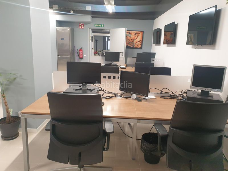 Foto 393e3b6e-b09f-4ba7-b88f-2651f879c887. Local comercial a Can Vidalet Esplugues de Llobregat