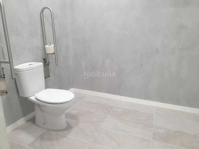 Foto 4e7ae7f8-8f0a-4de4-b84e-9cc1c979e027. Local comercial a Can Vidalet Esplugues de Llobregat