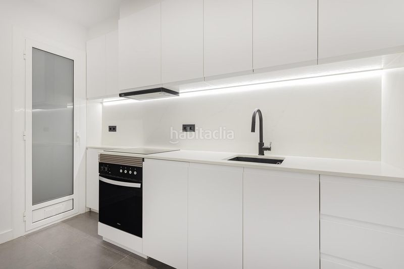 Foto 8dc640db-8bba-4875-a91d-704192179ae3. Pis amb calefacció a Centre Esplugues de Llobregat