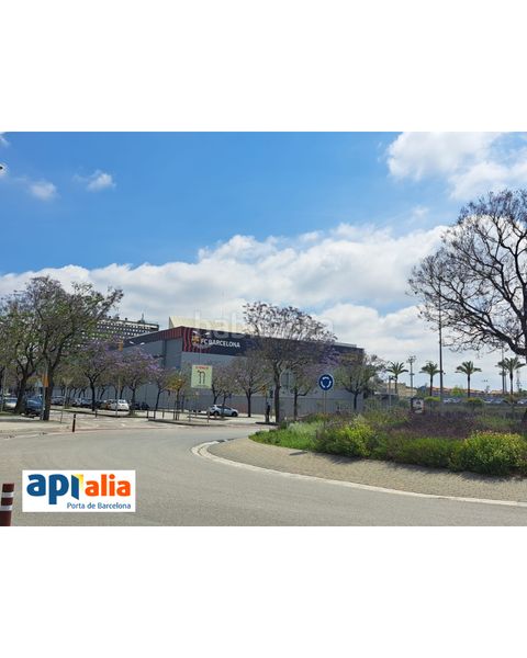 Foto f84d822c-073e-4023-b65a-6015c73ed23f. Pis amb calefacció aparcament piscina a Centre-Can Nadal Sant Feliu de Llobregat