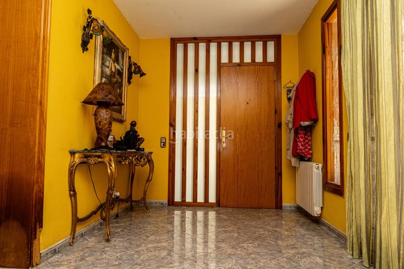 Foto eb018f22-5196-4409-9602-a91375f62a97. Casa aparellada amb calefacció a Llefià Badalona