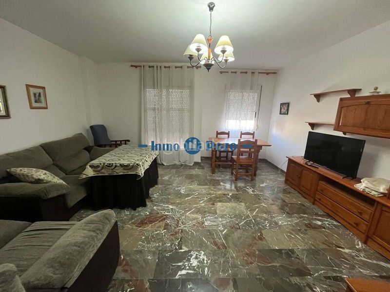 Foto 7b3f6c3b-fc30-415c-90b6-3a041d46c0a7. Pis a Almendralejo
