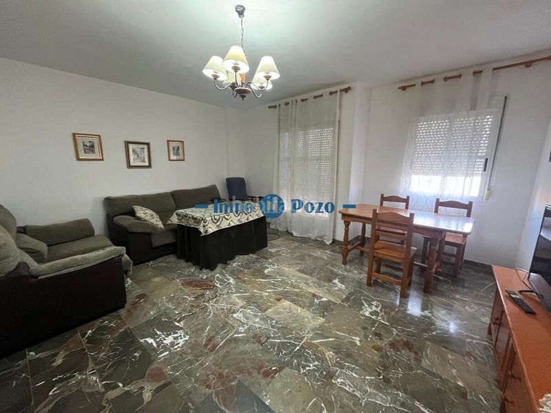 Foto aaf80dcd-f6a8-4972-9d2e-6280801b3ad1. Pis a Almendralejo