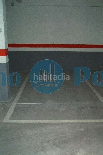 Foto a3e661f7-9693-4d8a-a9d9-d55b1db9bb3c. Aparcament cotxe a Almendralejo