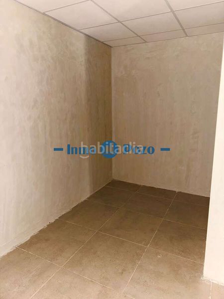 Foto 5f7a0e24-f483-4a8d-abdc-b60a317f0816. Local comercial a Almendralejo