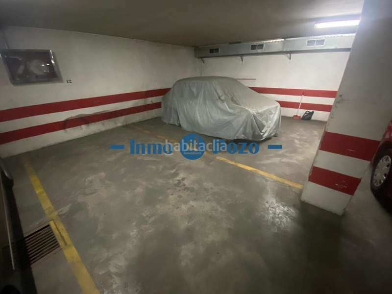 Foto 30221646-29d8-4d82-9e56-7c7e2236307e. Car parking in Almendralejo