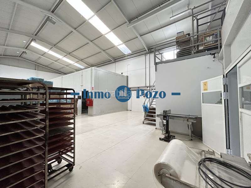 Foto 44a16463-2193-4760-839b-08840b58d16e. Nau industrial a Almendralejo
