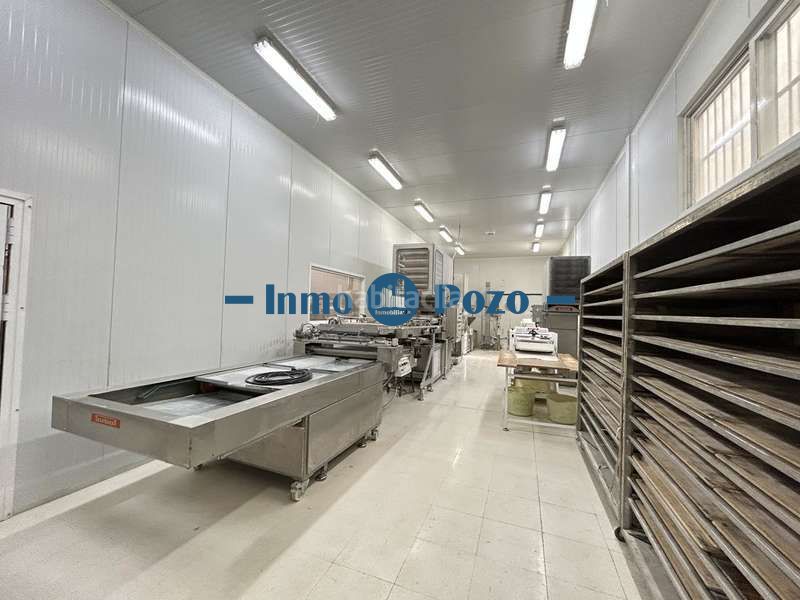 Foto 879ecca7-9891-415e-b97c-3af981b354b8. Nau industrial a Almendralejo