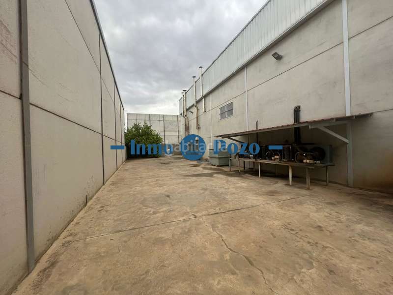Foto a091b11e-1acf-45e4-b237-962e5cc5e568. Nau industrial a Almendralejo