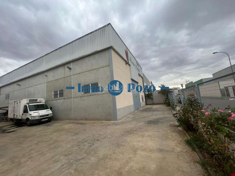 Foto aa9ddfda-1abd-4c1d-8268-b4e9c432dbce. Nau industrial a Almendralejo