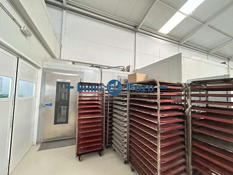 Foto b5e07928-0c1c-40a8-9126-28978de9b33c. Nau industrial a Almendralejo