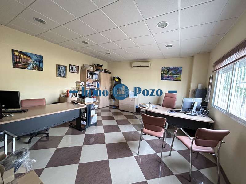 Foto c5e44c9d-f2b3-46ff-9d59-7f87f67bec45. Nau industrial a Almendralejo