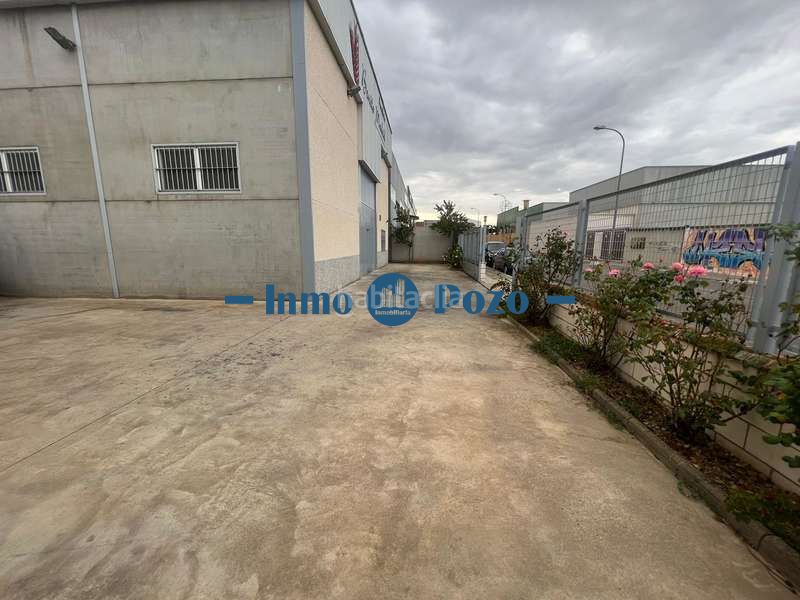Foto d0fc6c10-b32c-4c5e-953d-a0eacae514cd. Nau industrial a Almendralejo