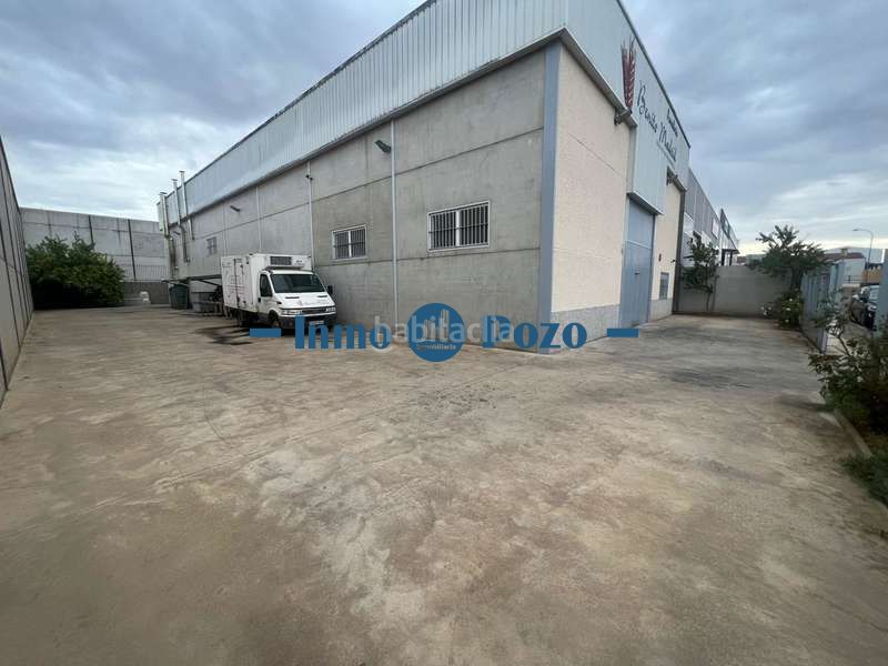 Foto d7a0d659-abff-4d5a-8c45-18c3f41fd873. Nau industrial a Almendralejo