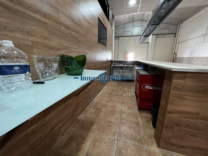 Foto 2ff3a5b0-cc94-478b-80d8-4bae3420e6f7. Local comercial a Almendralejo