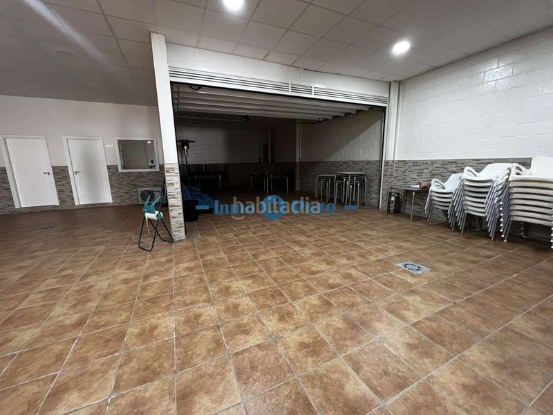 Foto 850c63b2-8e62-47a6-9583-95848a0bba0d. Local comercial a Almendralejo