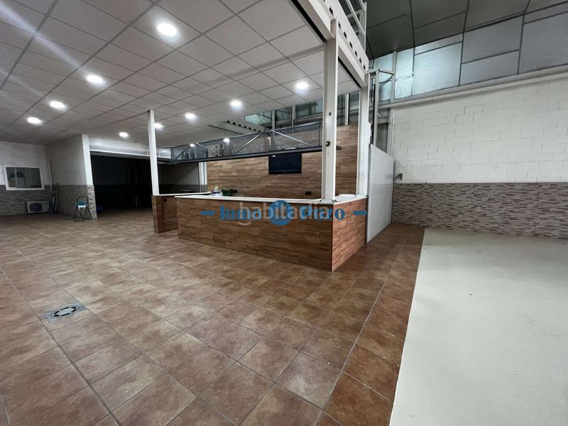 Foto fdd57f08-8c7d-4bc9-88e8-ca54226d7e92. Local comercial a Almendralejo