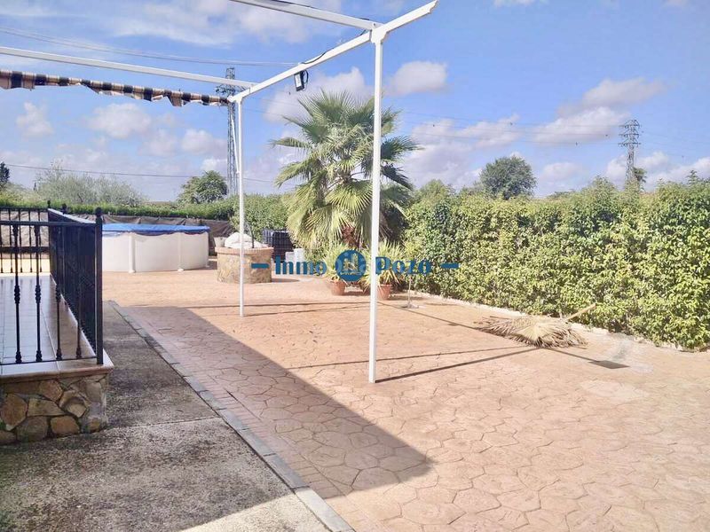 Foto 6313c220-71c1-4e95-a3ce-2ee9f0b64b52. Xalet amb piscina a Almendralejo