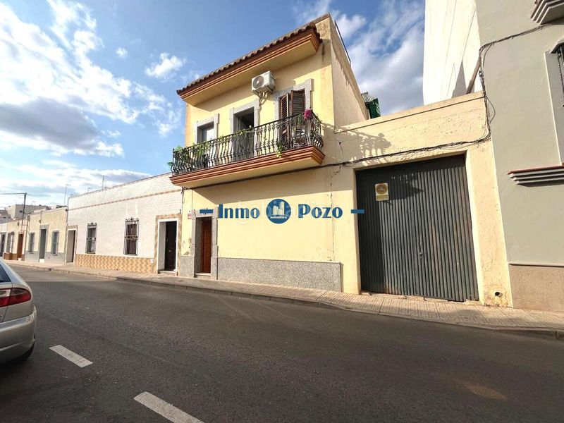 Foto 020deced-3807-4d16-a68c-b2ae9f2175a5. Casa a Almendralejo