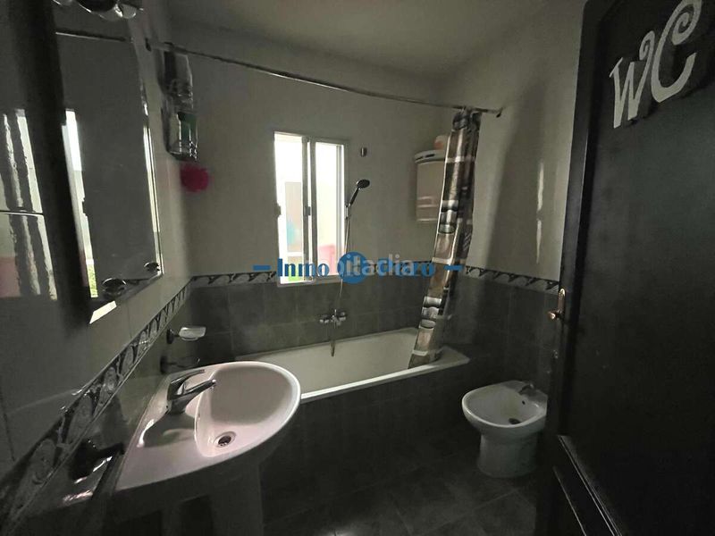 Foto c49584a6-a579-481e-966d-cffbd86237f6. Casa a Almendralejo