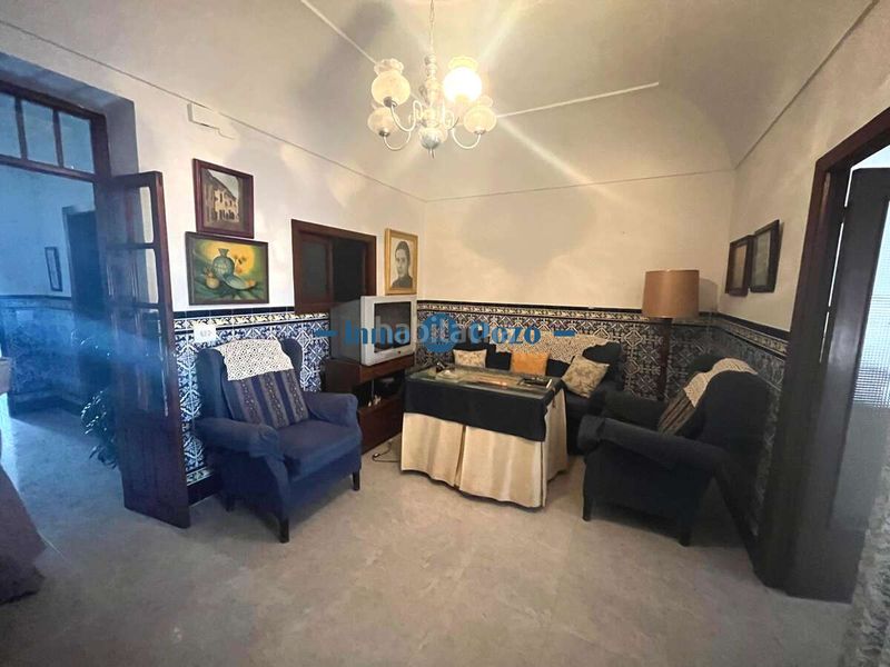 Foto c569004c-6698-48f5-94aa-0603fe297549. Casa amb aparcament a Almendralejo