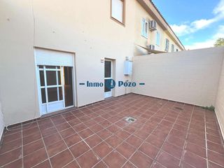 Duplex in Almendralejo. Dúplex amplio en zona residencial por solo 139.900! 4 habitacion